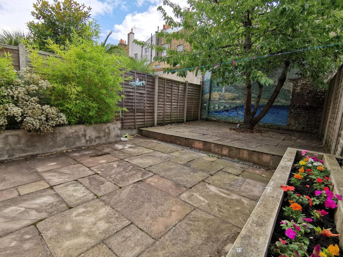 Single Room With En-Suite Shower Room In Zone 1 London Exteriör bild