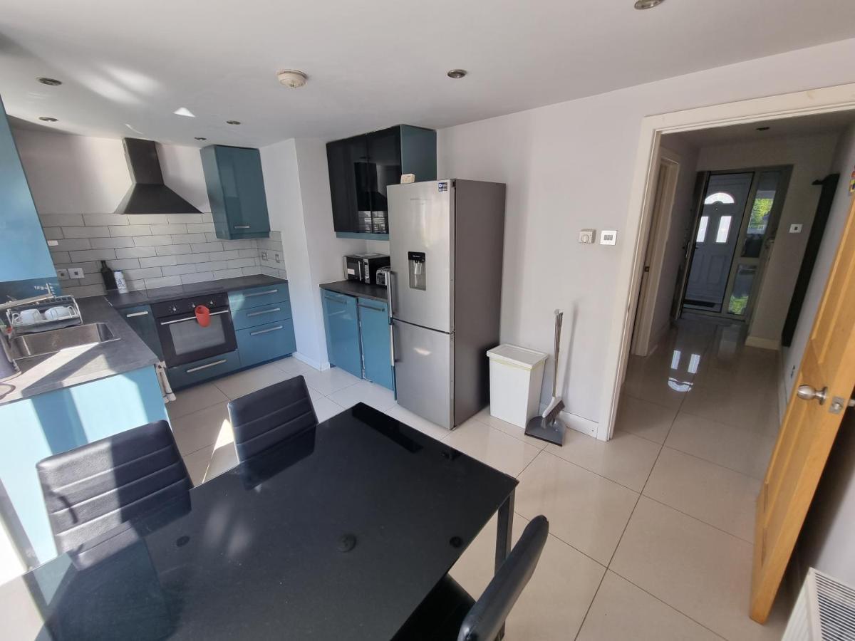 Single Room With En-Suite Shower Room In Zone 1 London Exteriör bild
