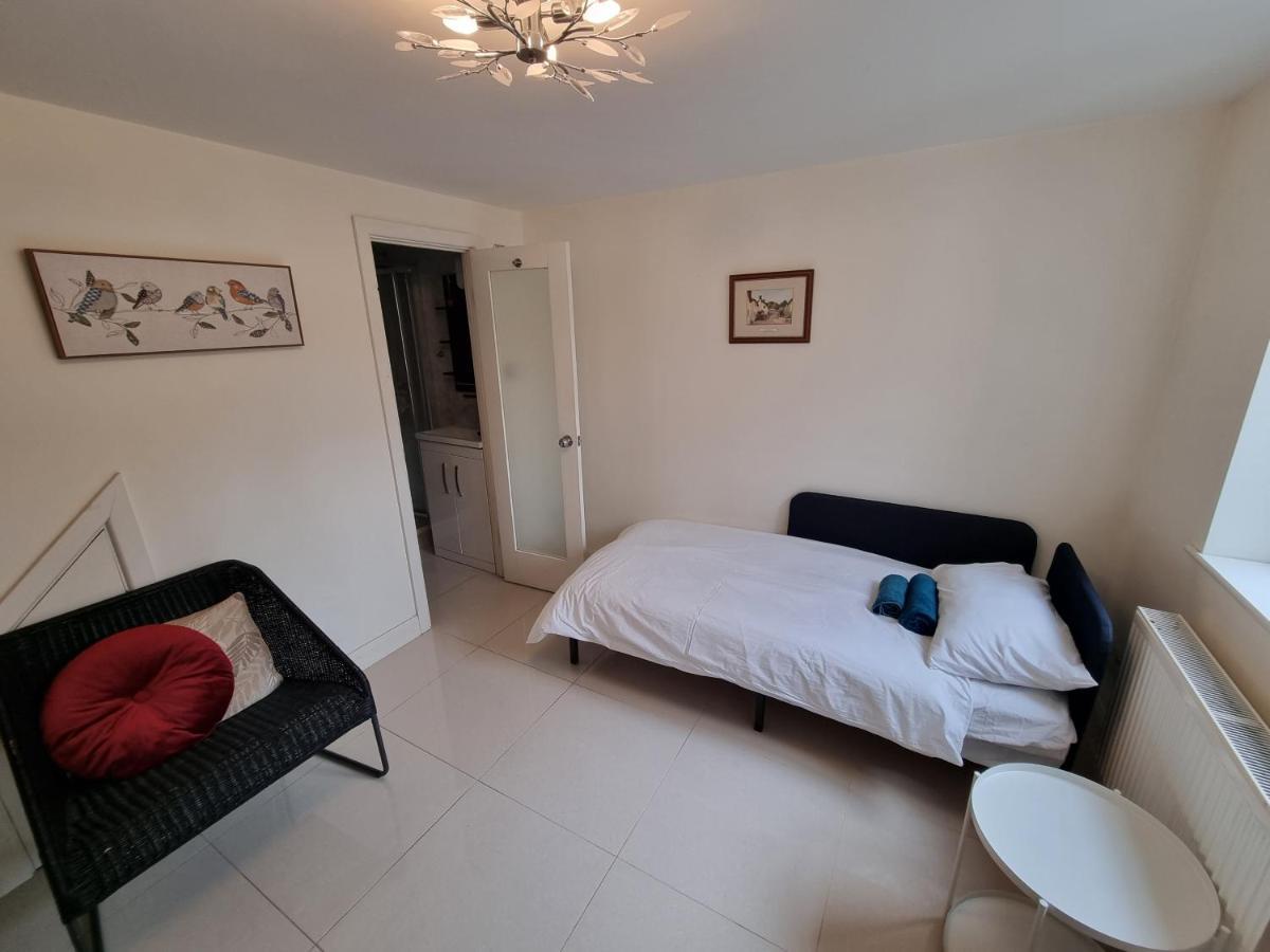 Single Room With En-Suite Shower Room In Zone 1 London Exteriör bild